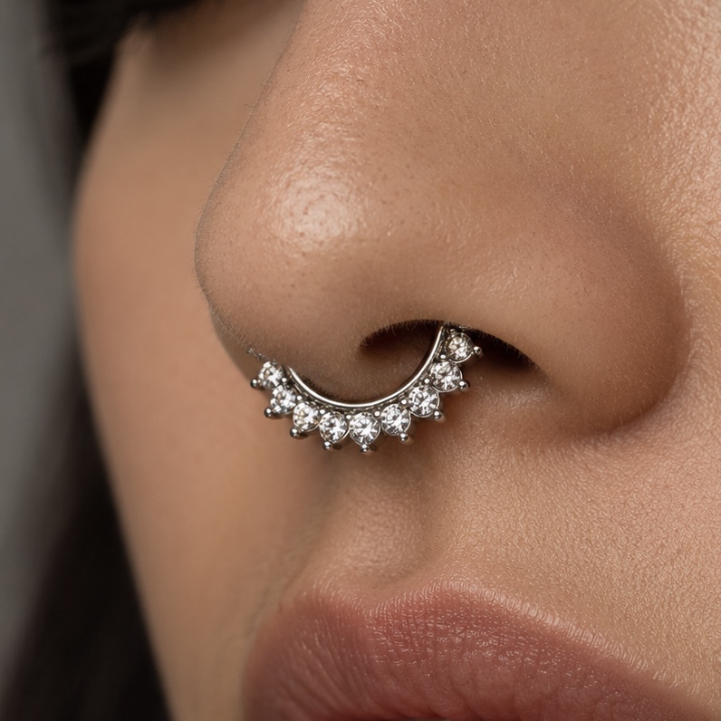 Falso septum con strass y filigranas - Image 2